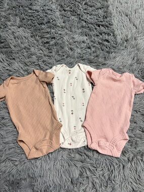 Ribbed Short Sleeve One-Piece Bodysuit Set of 3 - Pink, Tan & White Floral Print